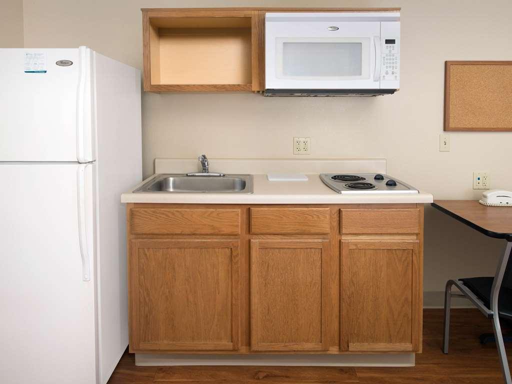 Extended Stay America Select Suites - Akron - South 포티지 레이크 객실 사진