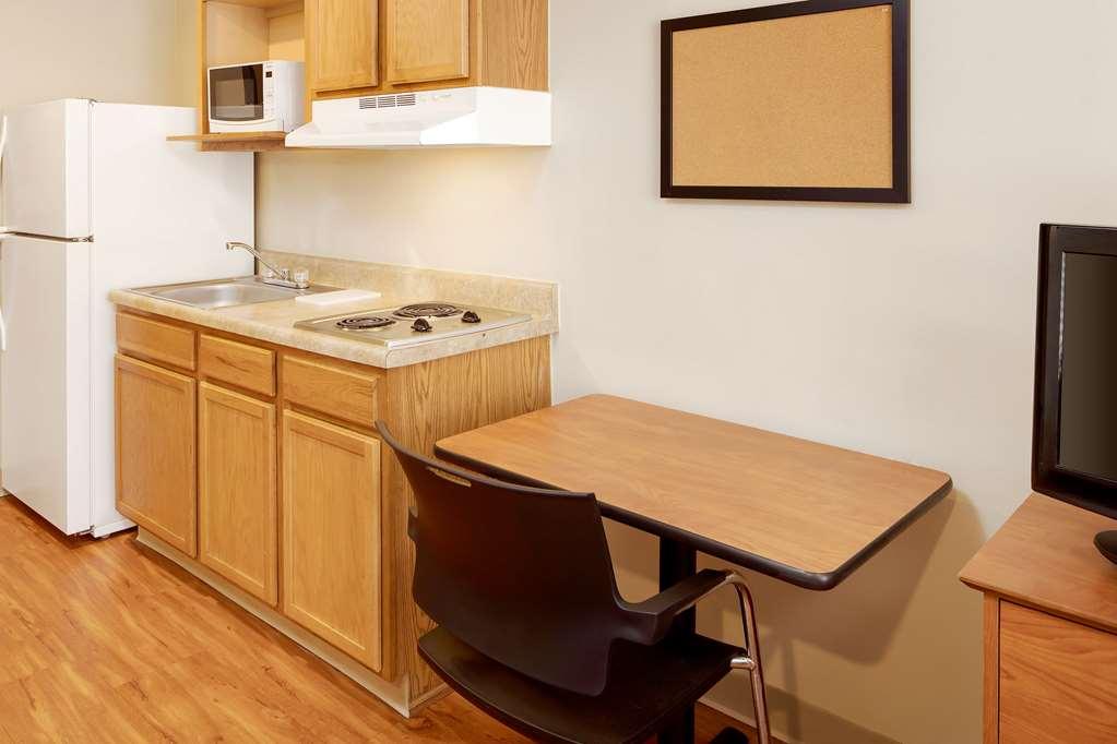 Extended Stay America Select Suites - Akron - South 포티지 레이크 객실 사진